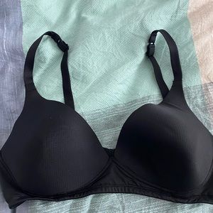Black Wireless 40B Bra